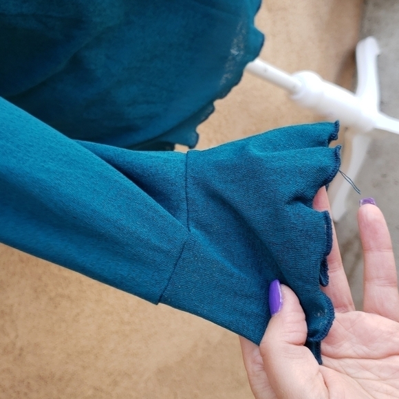 Vintage y2k 90's ruffles bell sleeves flowy vneck blouse - Picture 3 of 6